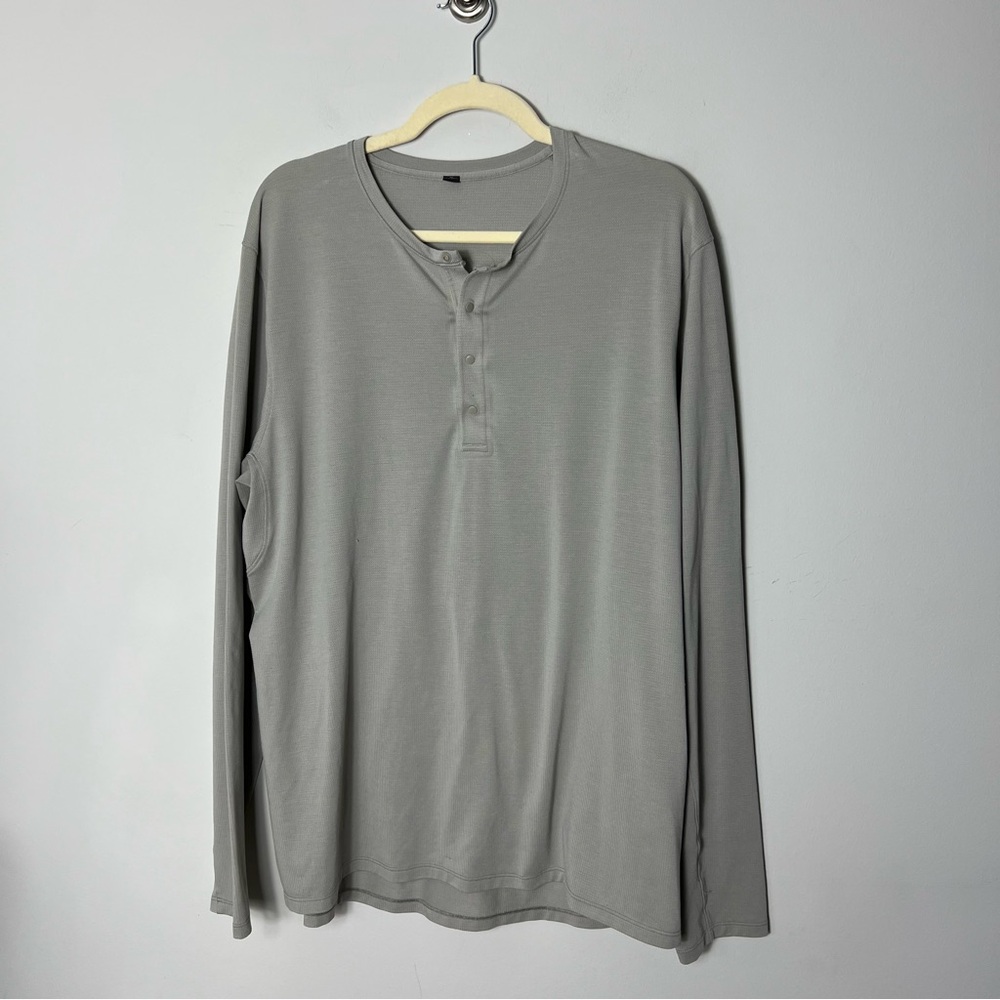 Lululemon Men’s Long Sleeve Grey Gray Henley Tee Shirt Snaps XL 791